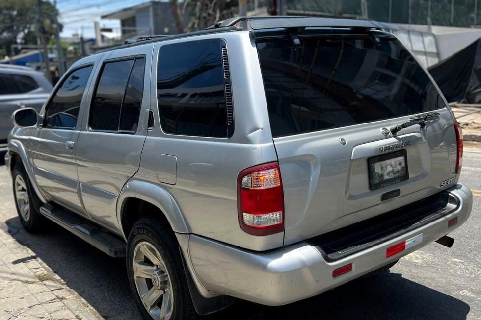 Nissan Pathfinder SE 2005 4X4 Blindada SILVER AG 4