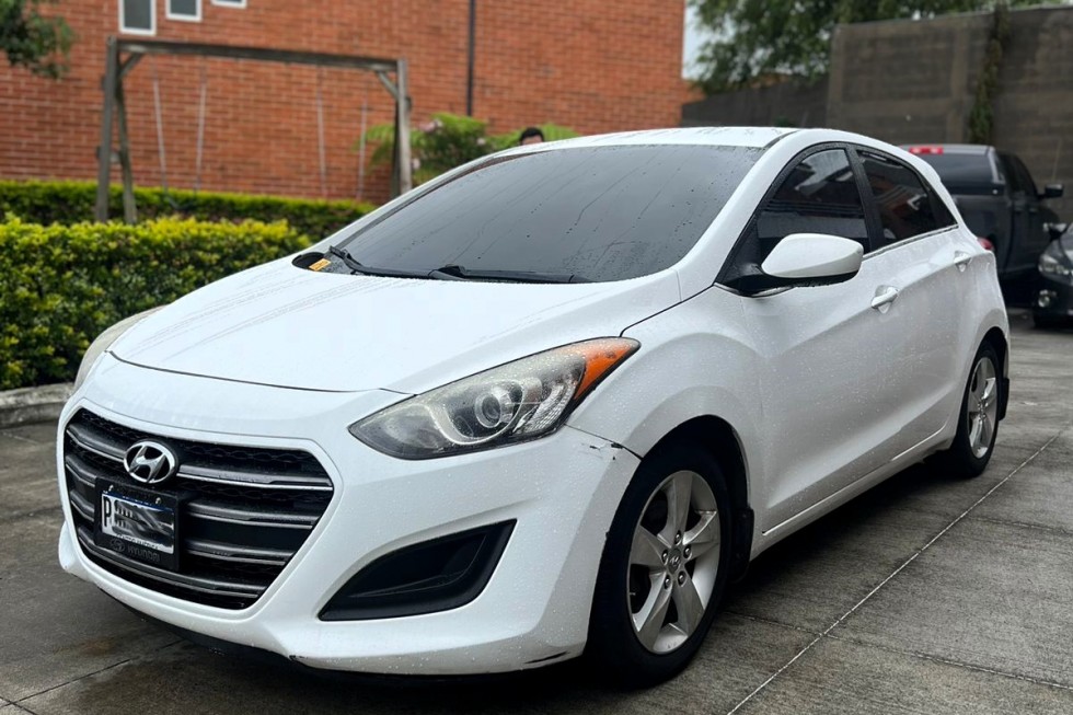 Hyundai Elantra GT 2016 IMP WHITE 3