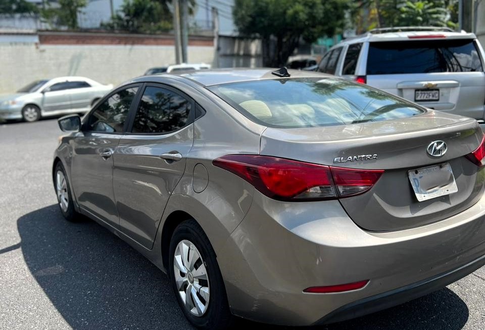 Hyundai Elantra SE LIMITED 2016 IMP BROWN 4