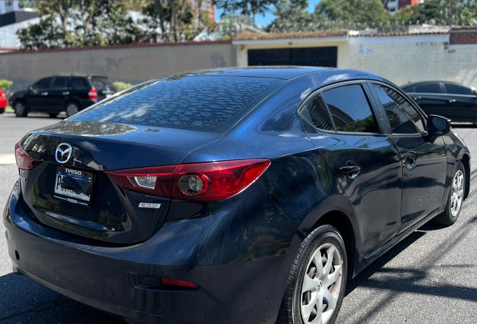 Mazda 3i Sport 2017 IMP BLUE 6