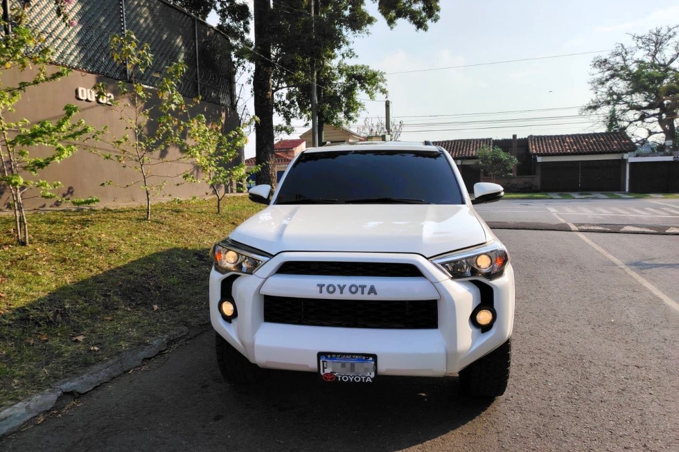 Toyota 4Runner SR5 XP Predator 2019 WHITE IMP 2