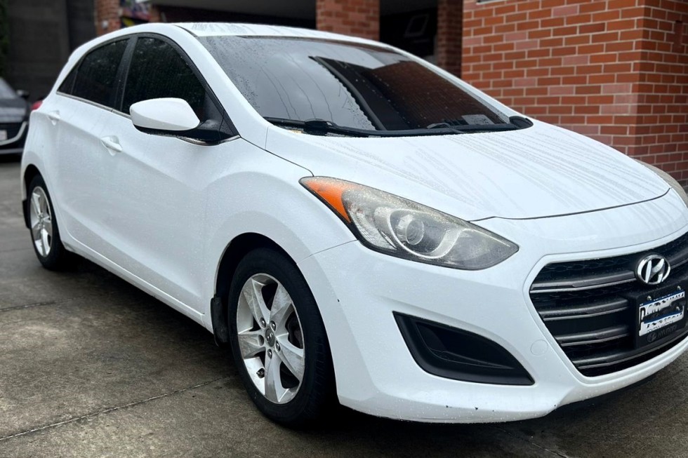 Hyundai Elantra GT 2016 IMP WHITE 1