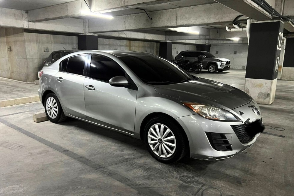 Mazda 3 Skyactiv Touring 2011 Silver 1